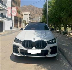 بی ئێم دەبڵیو X6